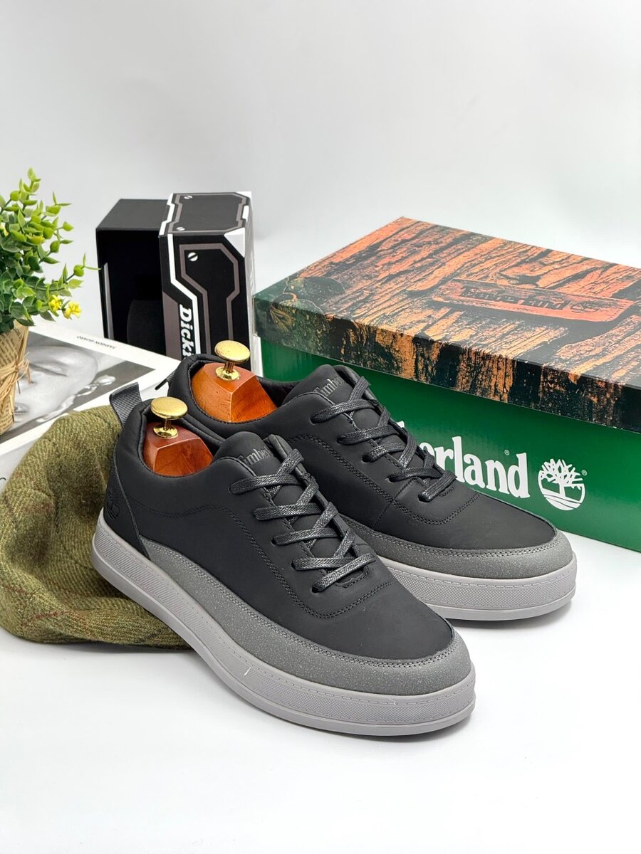 TIMBERLAND BLACK AND GREY