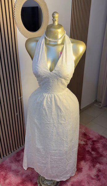 Robe élégante dos-nu