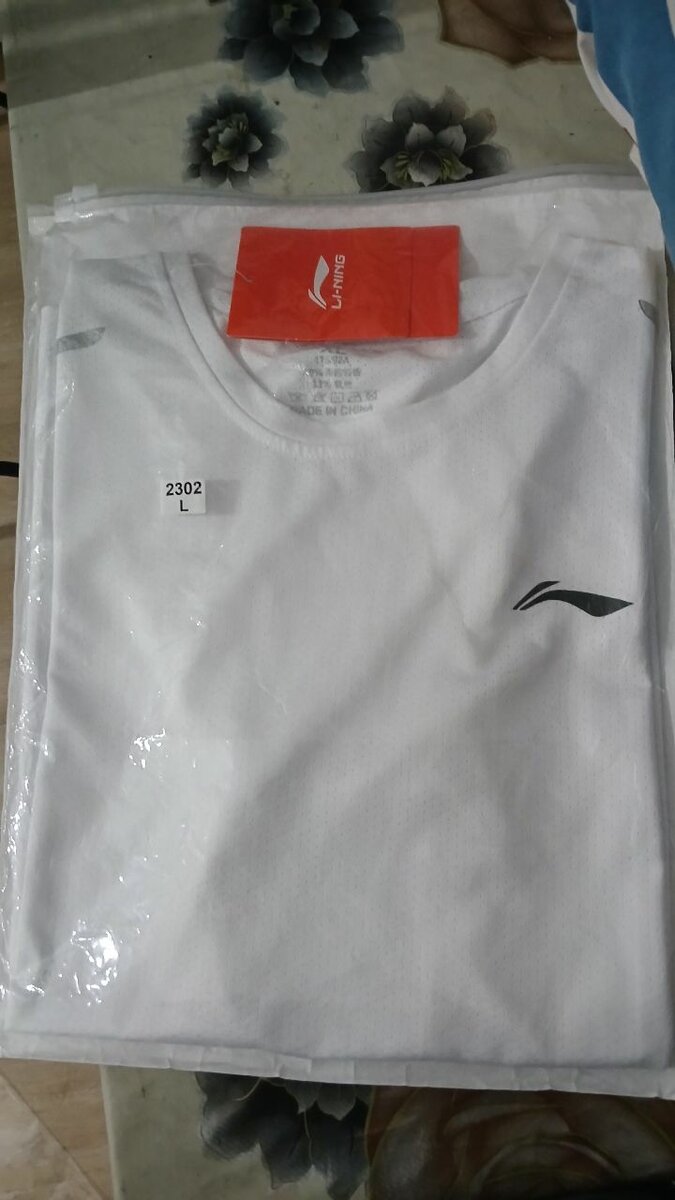 Футболка мужская, размер L,цена 500 с