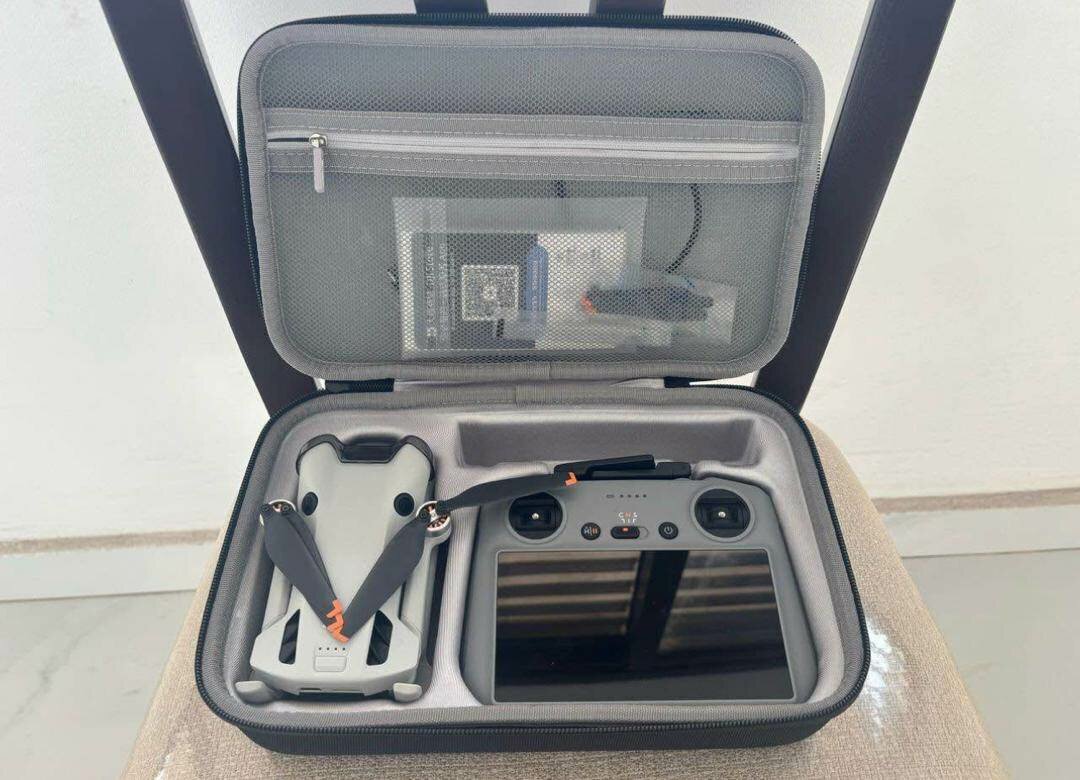 Drone compact avec télécommande