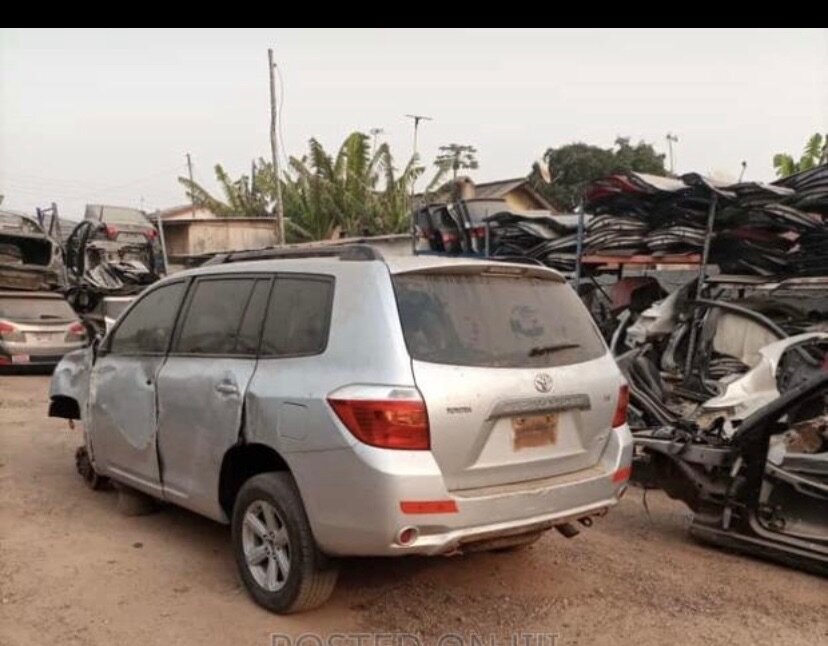 Toyota Highlander Full body parts Availble From 2004 To 2023