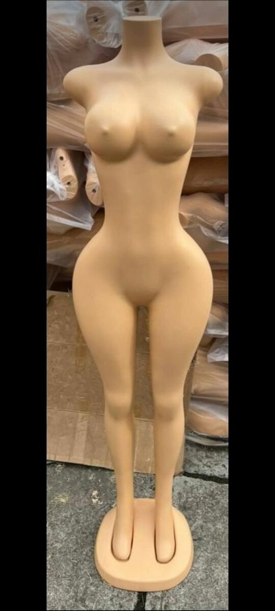 Mannequin femme réaliste