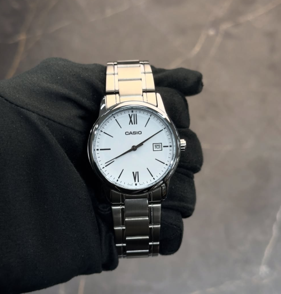 Casio белые часы 