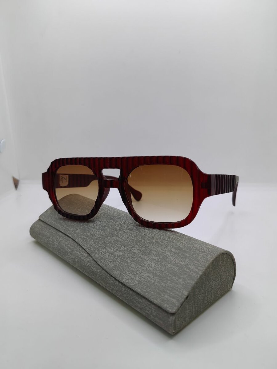 Lunettes de soleil rétro stylées