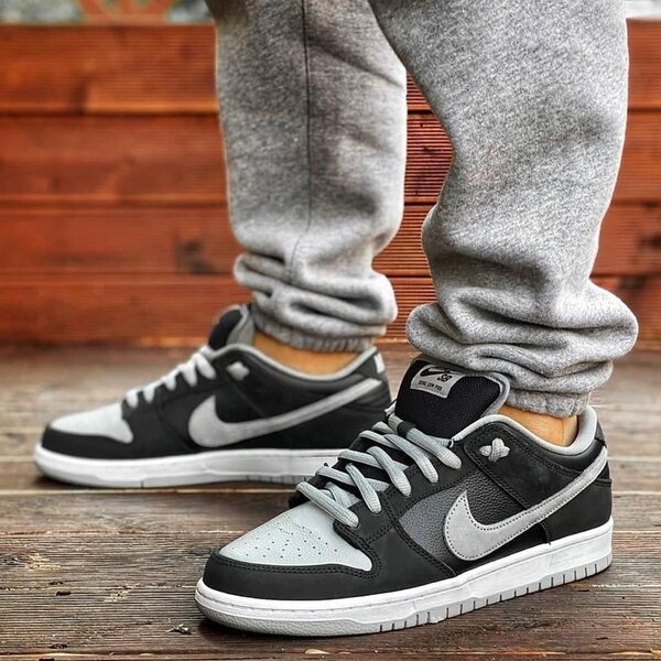 Baskets Nike SB Dunk Low Gris-Noir