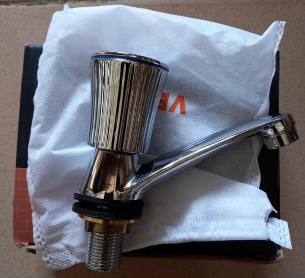 Robinet lavabo chromé