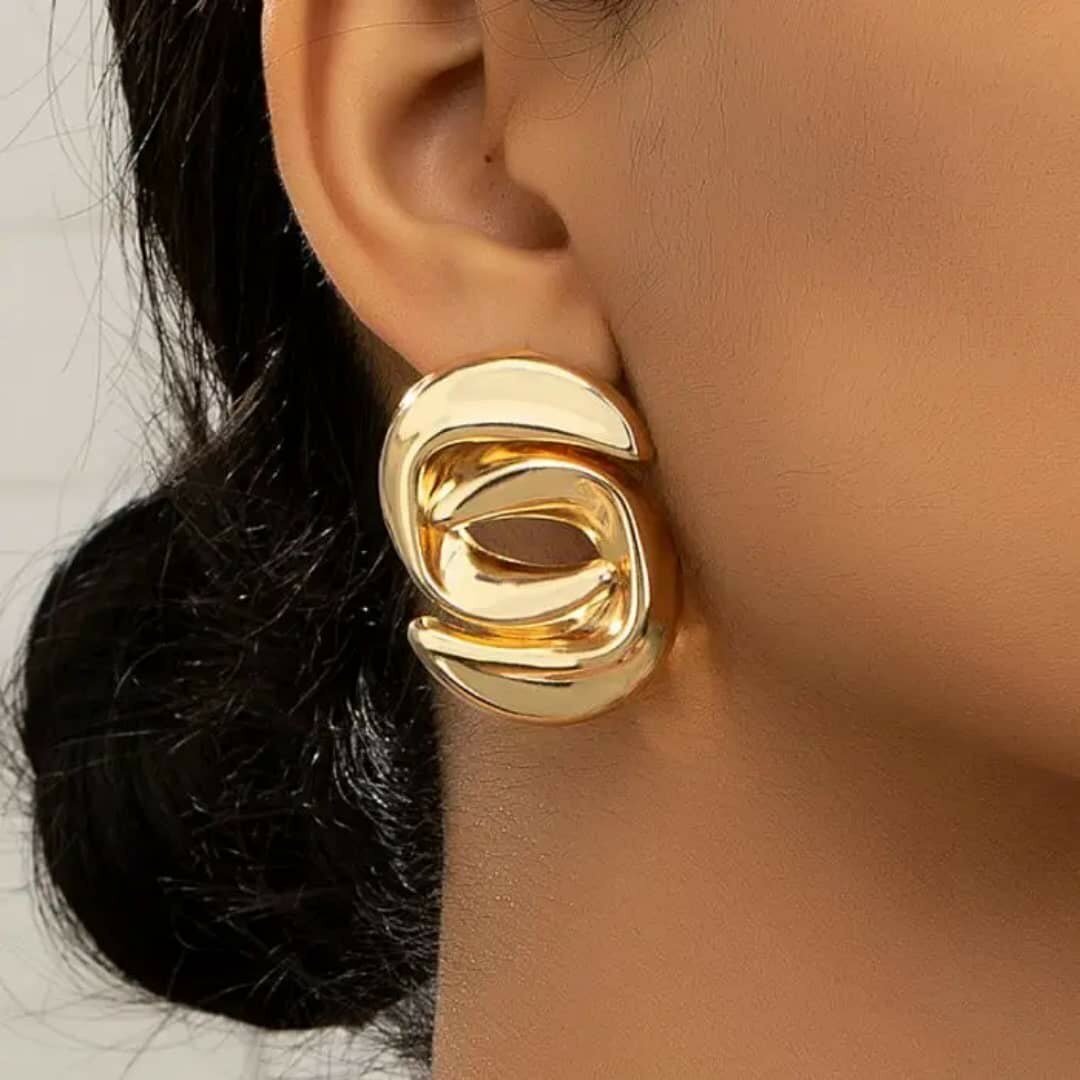 Boucles d'oreilles dorées élégantes