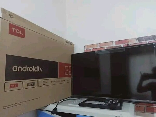 TCL 32 inches TV