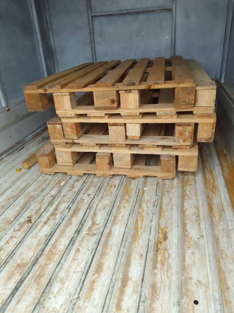 Palette en bois solide