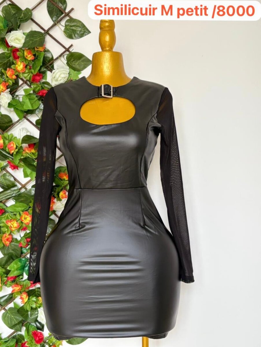 Robe élégante en similicuir