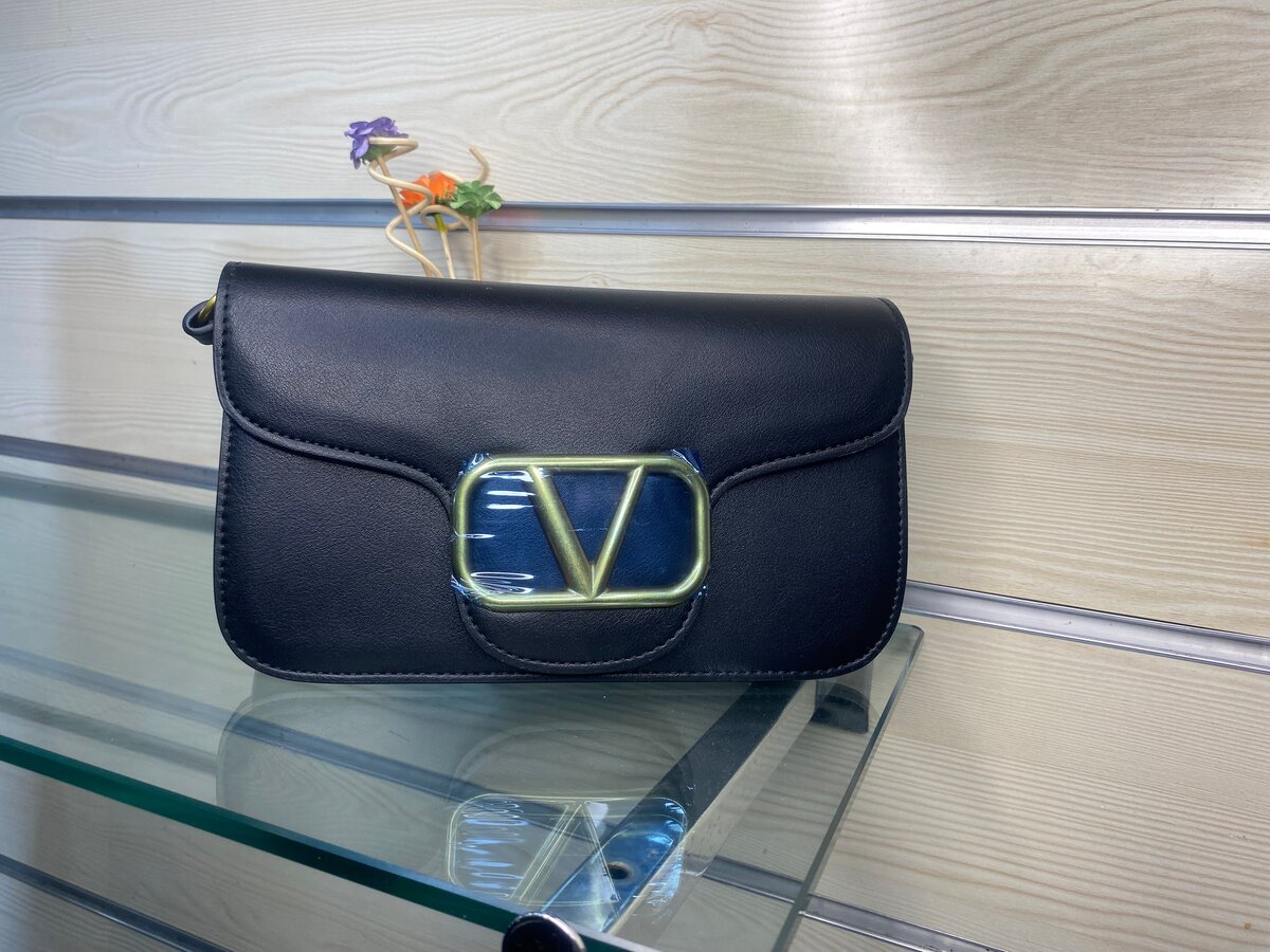 Sac à main en cuir noir élégant