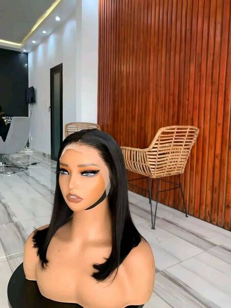 Talon , montre, et perruque