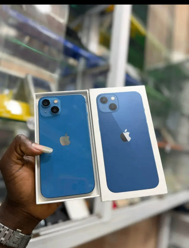 iPhone 13 Bleu Neuf