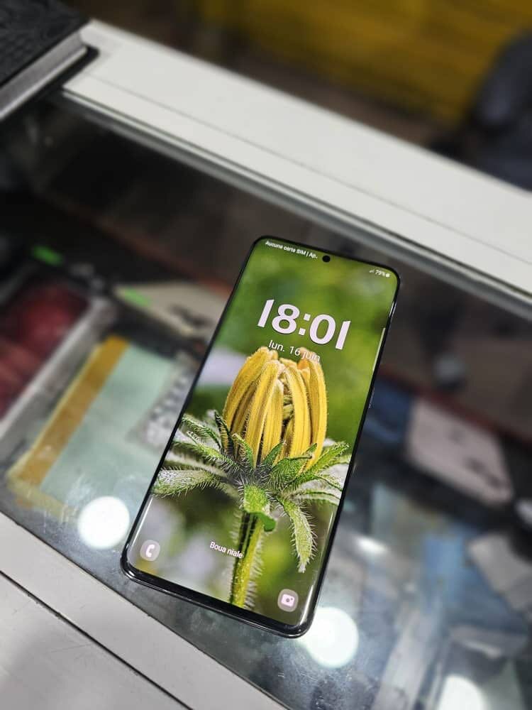 Samsung Galaxy S21 5G Smartphone