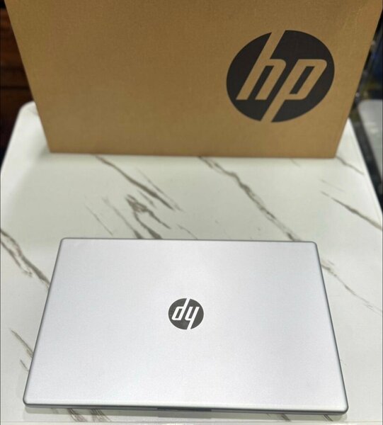 HP Laptop i5 15.6"