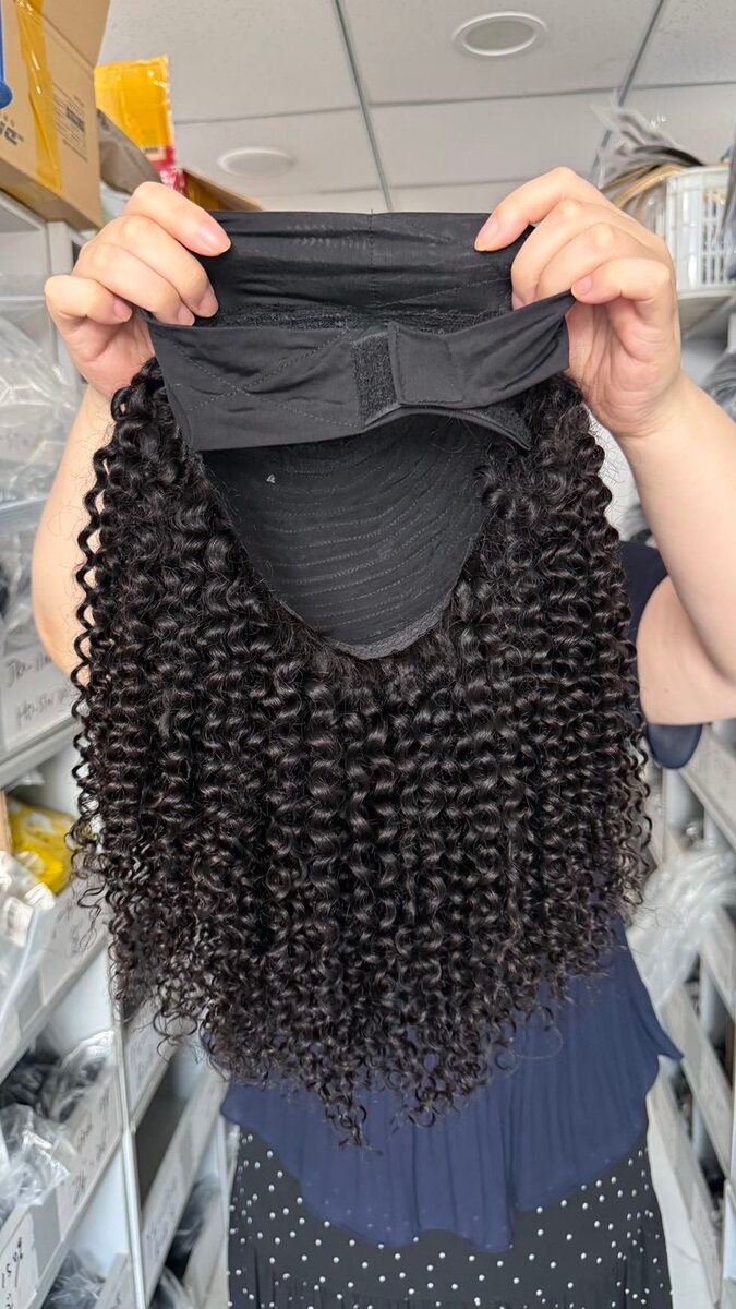 Perruque avec bandeau boucle