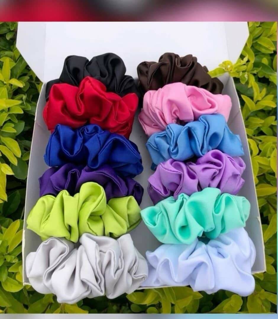 Hair clips and scrunchie