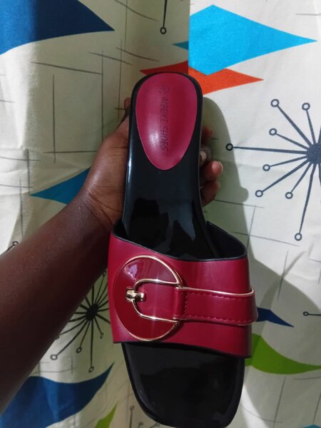 Sandales à boucle élégantes