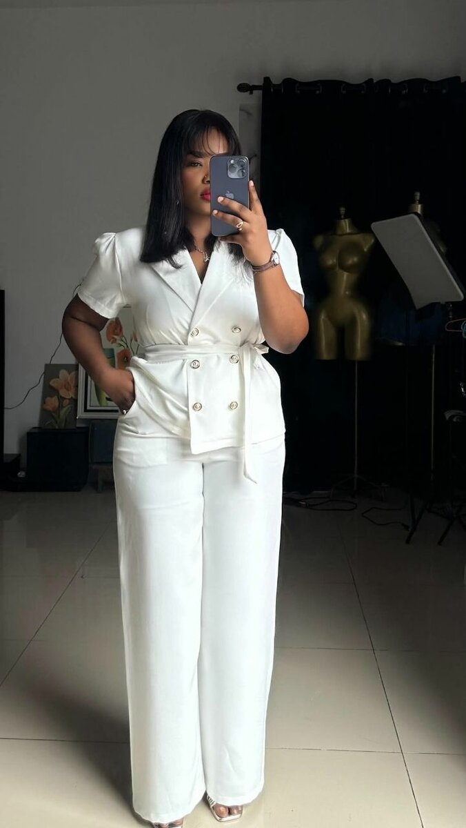 Tailleur pantalon élégant femme