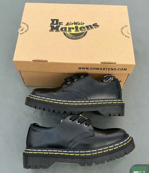 Chaussures Dr. Martens classiques