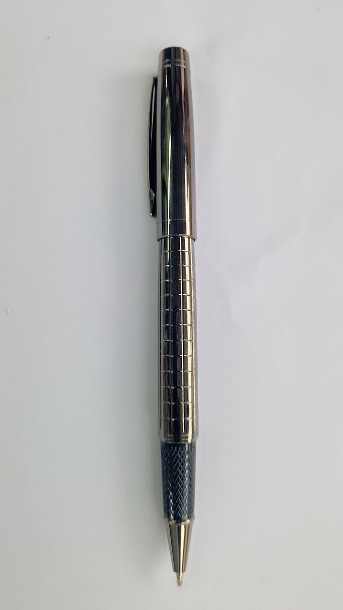 Stylo-bille en métal élégant