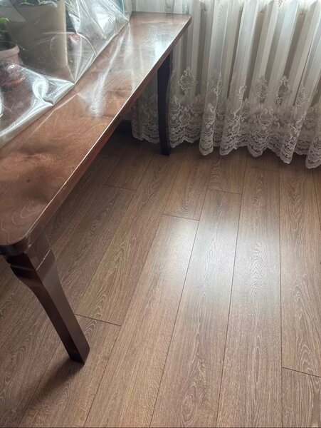 Продаю столы 1 длина 2,5 м, 2 длина 1,5 ширина 1,2  Состояни