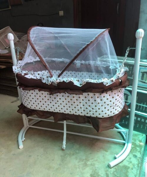 Berceau bébé avec moustiquaire