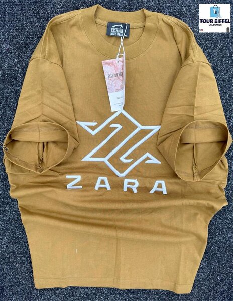 T-shirt ZARA unisexe stylé
