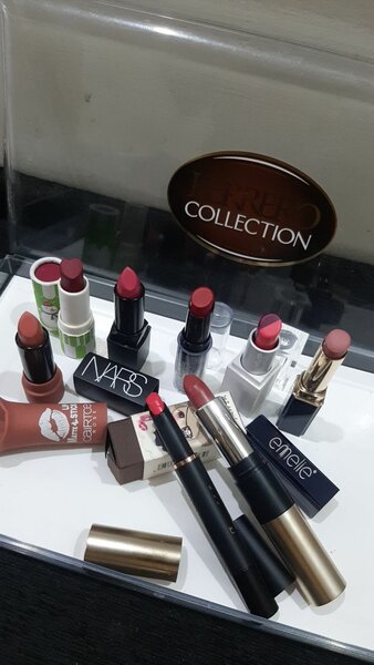 brañded lipstick,
