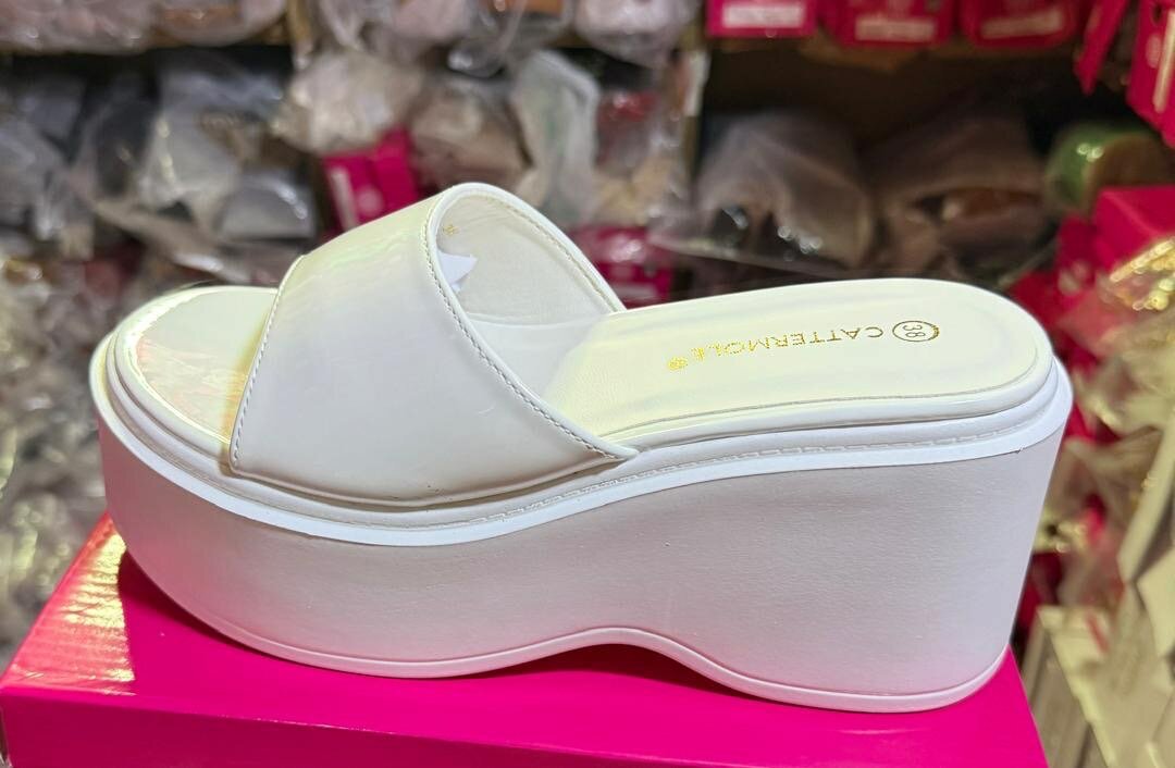 Talons compensés élégant