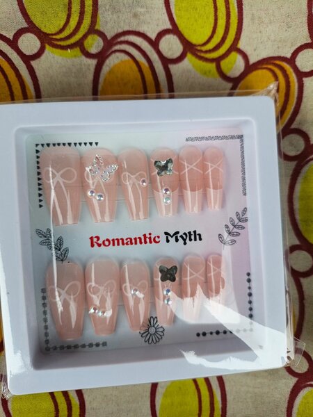 «Romantic Myth» faux ongles