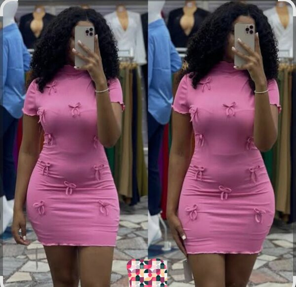 Robe moulante rose avec nœuds