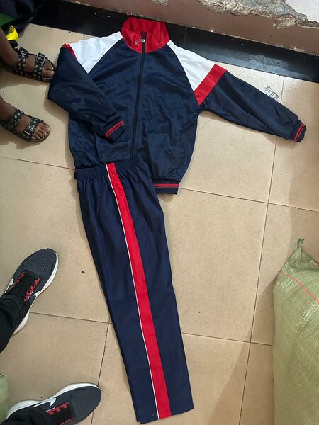 Ensemble survêtement sport