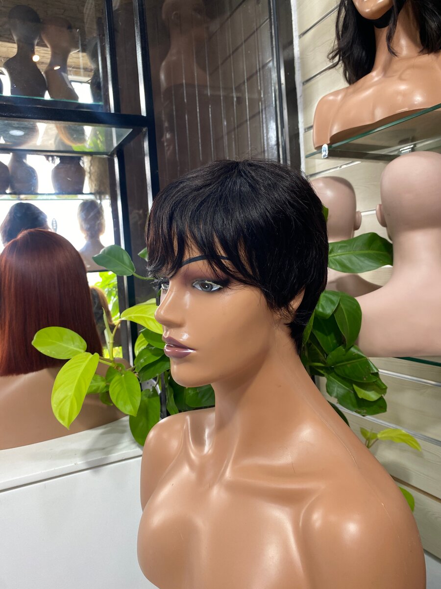 Perruque courte élégante noire