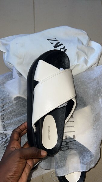 Sandales blanche pretty Little