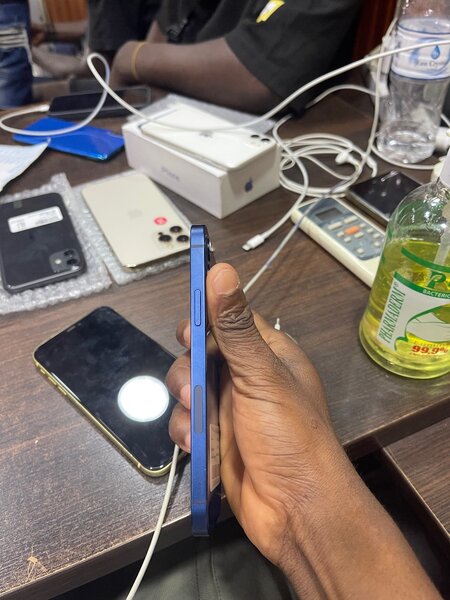 iPhone 12simple Casi neuf 128giga