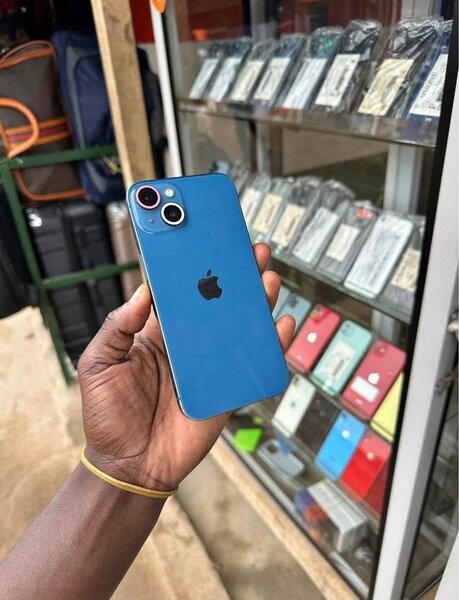 iPhone 13 Bleu - Parfait État
