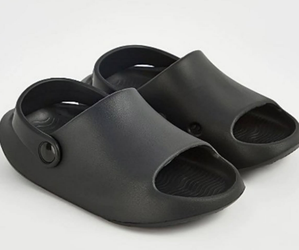 🇺🇸 NEW IN 🇺🇸 Kids Black Crocs, available in-store and delivery