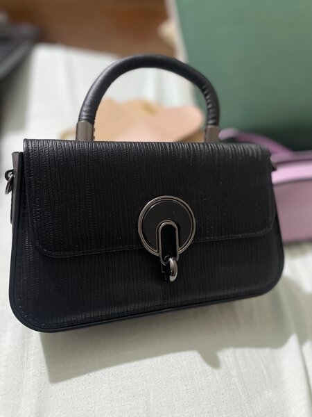 Sac à main élégant noir