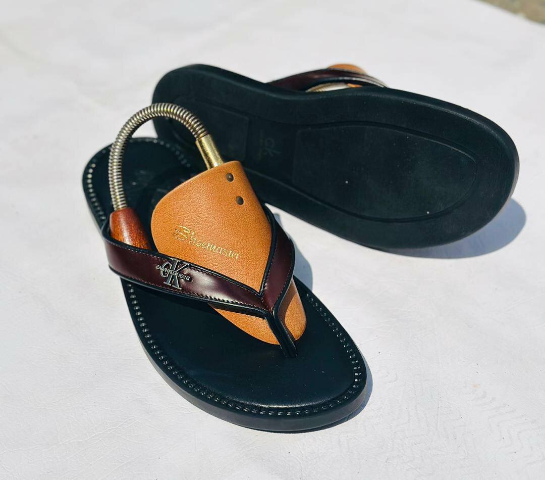 Men fashion slippers