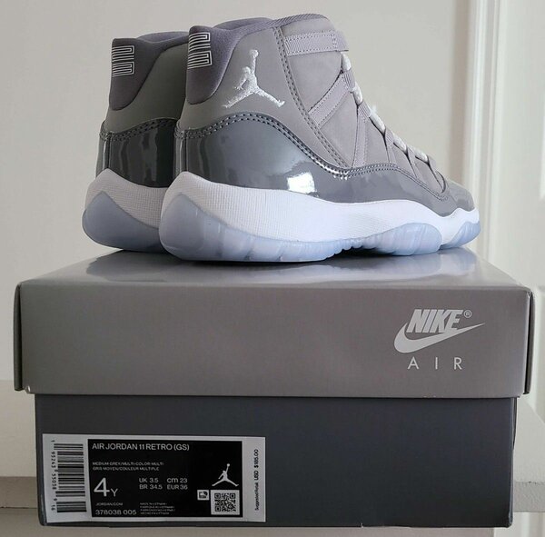 Air Jordan 11 Retro Gris