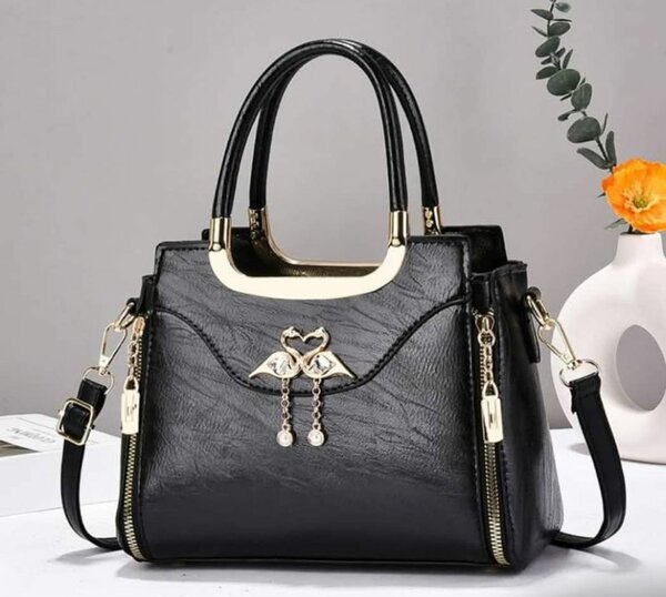 Sac à main noir en cuir pour femme