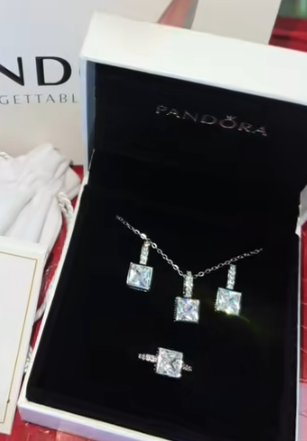 Зергер буюмдардын топтому