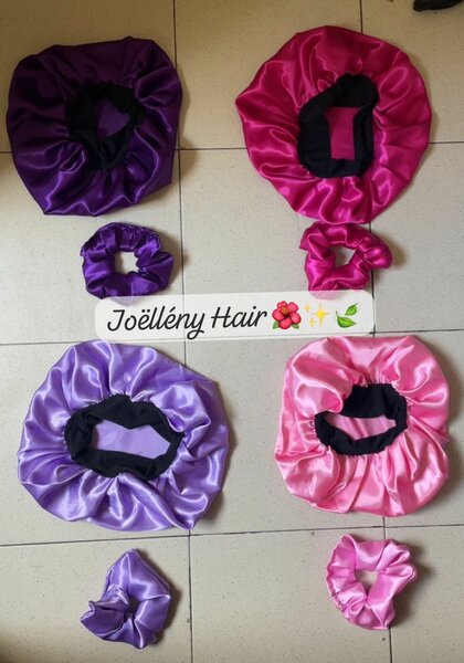 Bonnet en satin multicolore