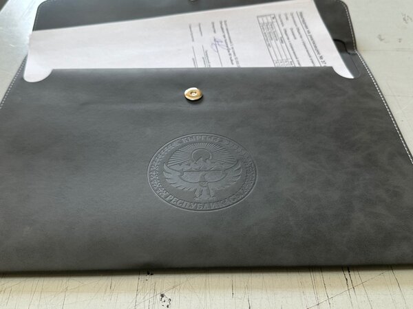 Папки и ежедневники с гербом