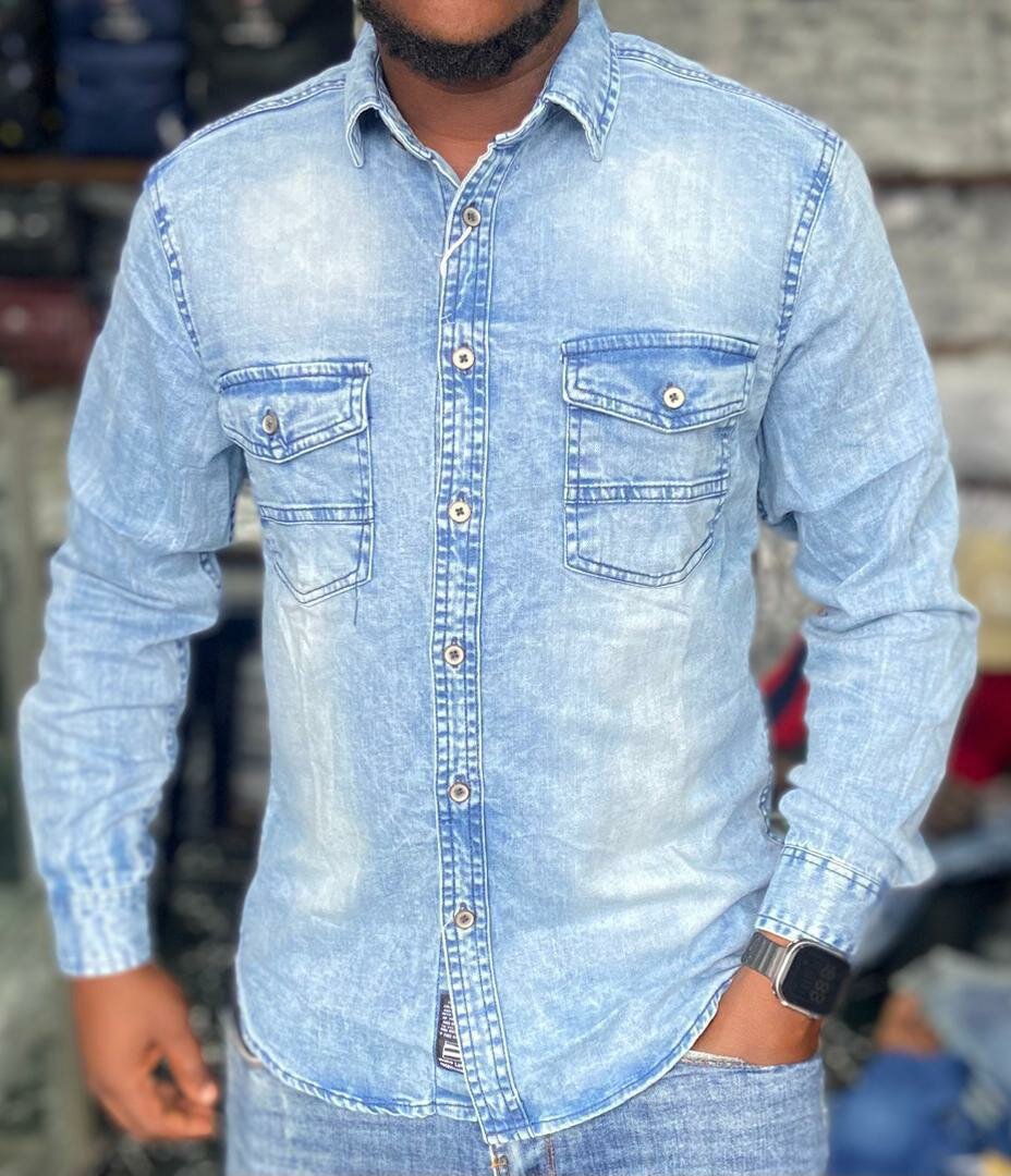 Chemise en jean stylée