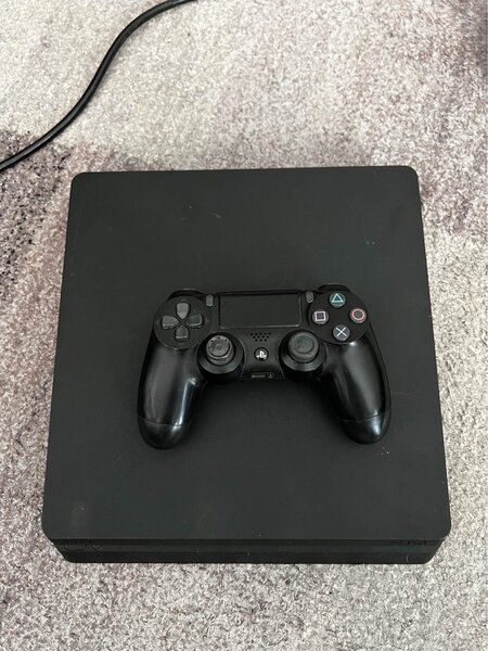 Console de jeu PS4 Slim