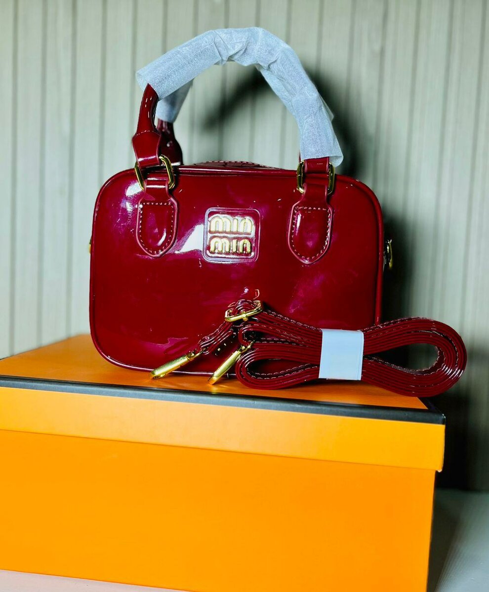 Sac à main rouge élégant