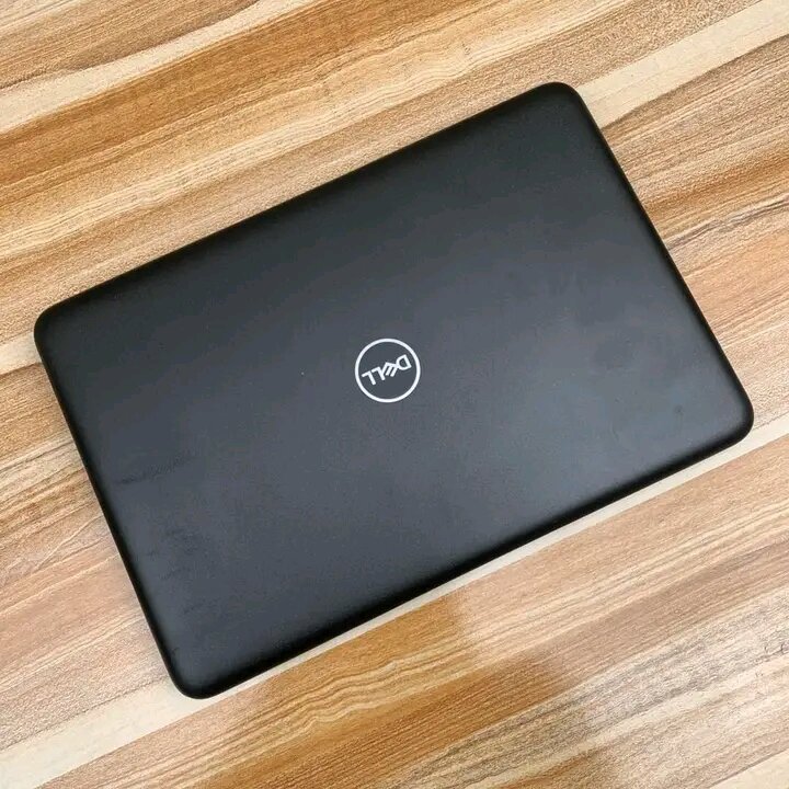 Dell Latitude 3300 Laptop