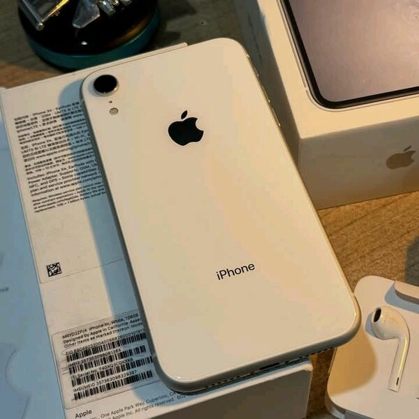 iPhone XR Blanc 64 Go